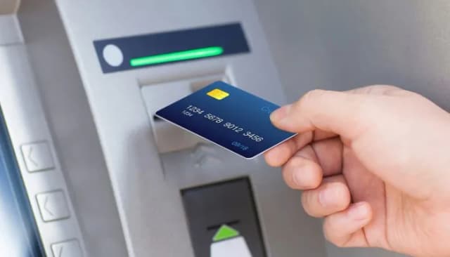 Gdzie znaleźć bankomaty w Starogardzie Gdańskim? Wypłata gotówki